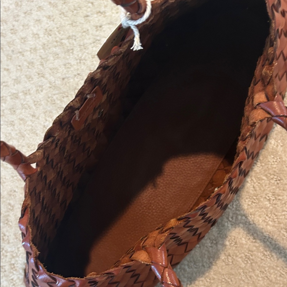 NEW Dragon Diffusion St Croce Shoulder Bag in Tan (Larger Sz) - Picture 2 of 5